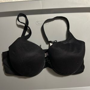 Victoria secret body by Victoria lined perfect coverage size 36DD.